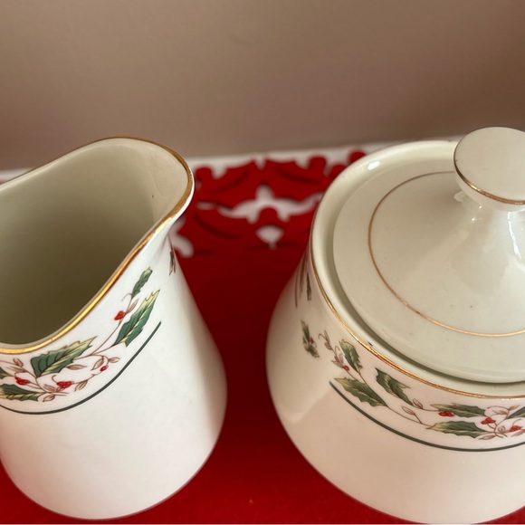 Holly Traditions Holly Pattern with Gold Trim Creamer and Sugar Bowl, Holiday - Picture 4 of 11